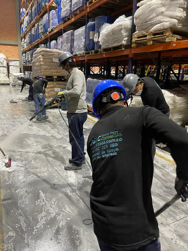 aseo-en-bodegas-recoleccion-de-residuos